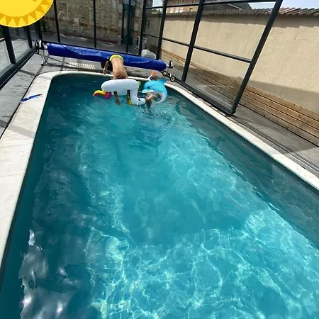 펜션 With Pool & Nordic Bath