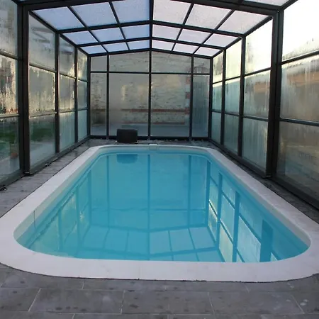 With Pool & Nordic Bath 펜션 Monthois